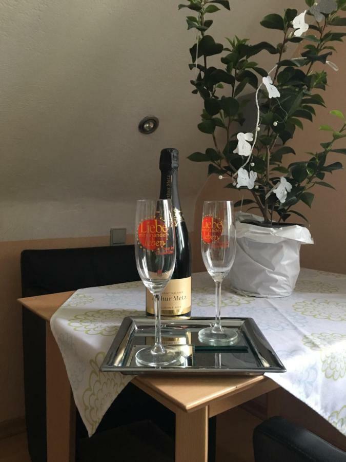 Sonnenappartment In Homburger Solarhaus ฮอมบวร์ก ภายนอก รูปภาพ